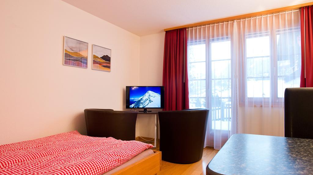 Mom - Alpine Boutique Apartments, Chalet Fagus, Terrace Studio 그린델발트 객실 사진